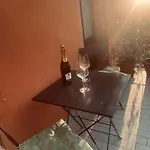 Bed and breakfast La Sara Indirizzo Via Serafino Calindri N 1