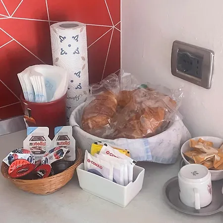 La Sara Indirizzo Via Serafino Calindri N 1 B&B 볼로냐