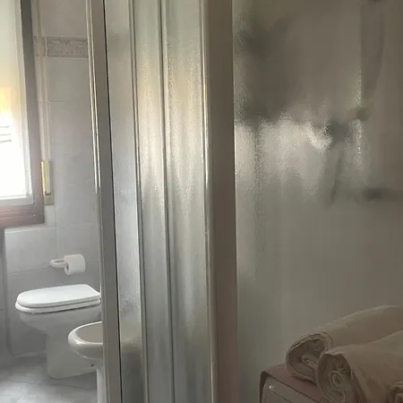 La Sara Indirizzo Via Serafino Calindri N 1 3*