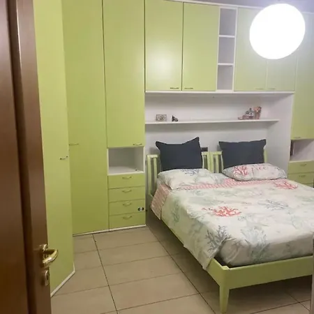 Bed and Breakfast La Sara Indirizzo Via Serafino Calindri N 1 3*