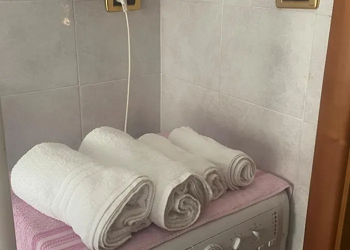 La Sara Indirizzo Via Serafino Calindri N 1 فندق مبيت وإفطار