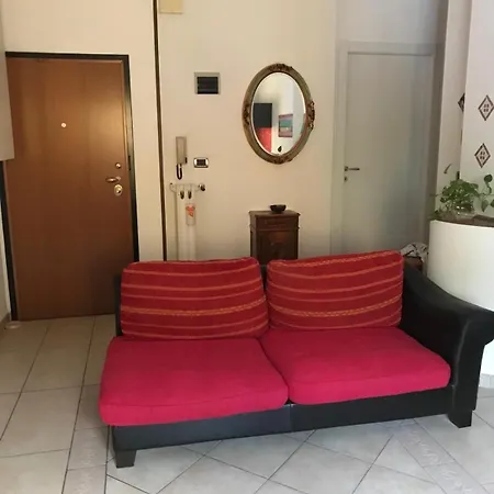 La Sara Indirizzo Via Serafino Calindri N 1 3* بولونيا