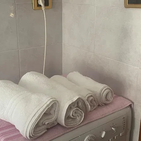 La Sara Indirizzo Via Serafino Calindri N 1 Bed & Breakfast